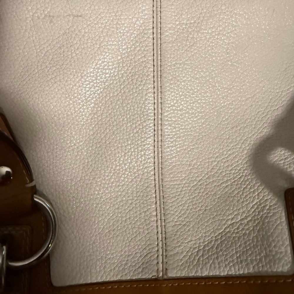 Coach Penelope Satchel - Picture 8 of 11